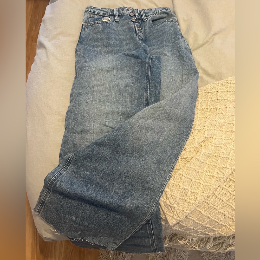 Gap wide leg flare Jean. Worn once.